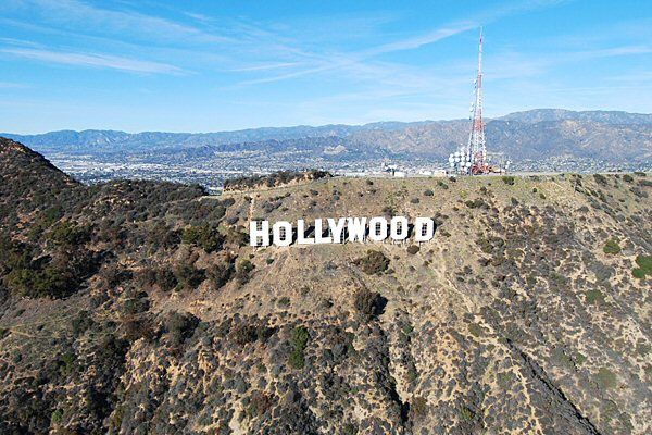 helicopter tour hollywood sign flyby